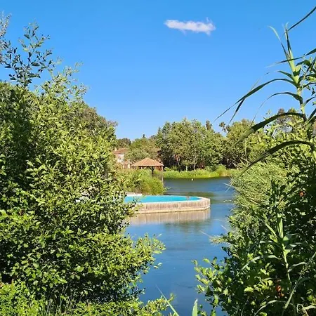 Le Petit Mas De Grimaud