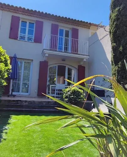 Holiday home Le Petit Mas De *